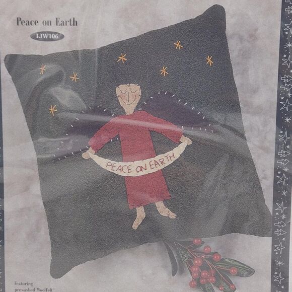 Wool 'n Whimsy Primitive Christmas Pillow Kit Peace on Earth IJW106 NEW - Picture 2 of 5